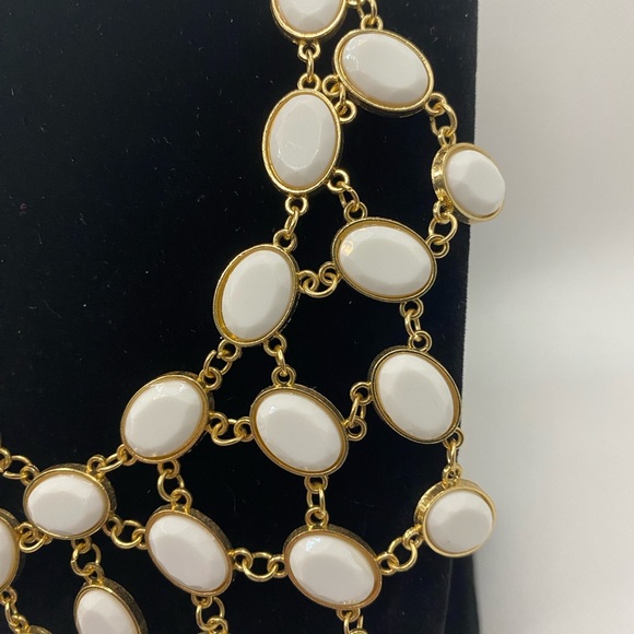 Custome/Statement Necklace Approx. 17” - Picture 3 of 5